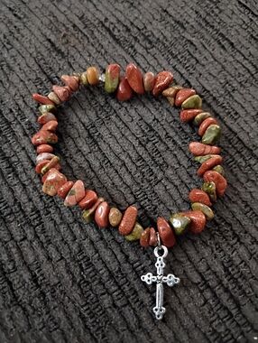 Goldstone and Greenstone Cross Charm Stretch Bracelet - Unbranded